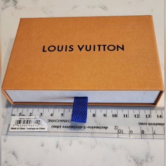 LOUIS VUITTON - Mini giftbox (Authentic) 3 - Picture 3 of 5